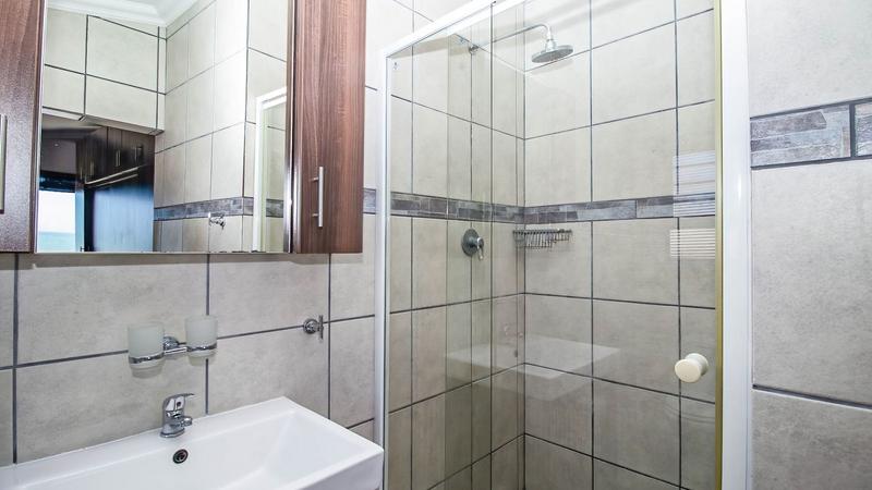 5 Bedroom Property for Sale in Jongensfontein Western Cape